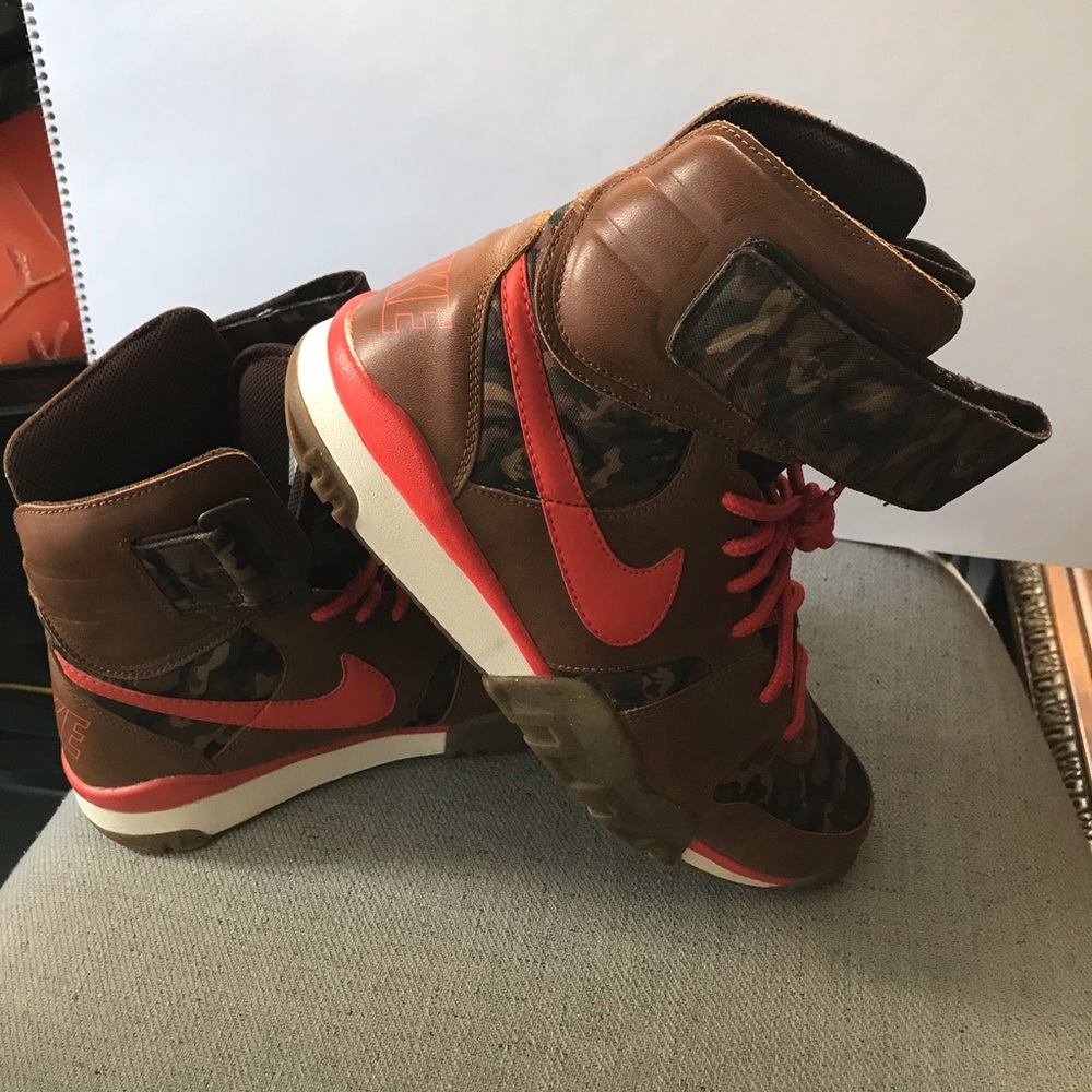Nike Shark Trainer